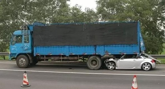 FPC軟板廠提醒：這幾種車尾 絕對(duì)不能追！土豪請(qǐng)隨意~！