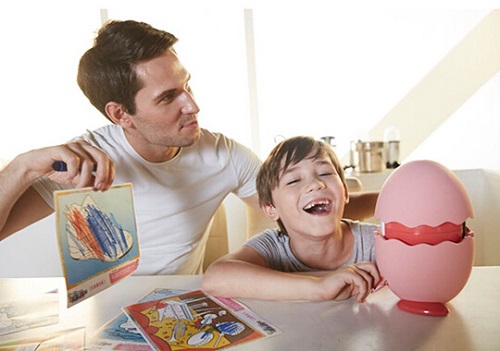 FPC廠家：這個(gè)蛋型“怪獸”可以陪小孩聊天 還能秒變投影