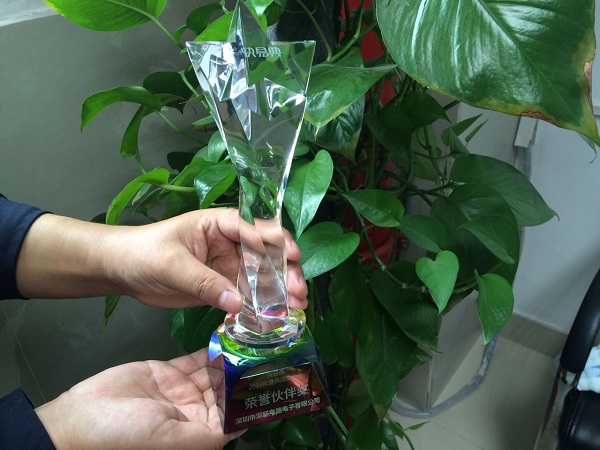 深聯(lián)軟板廠又獲獎了?。?！世界很忙，沒空關(guān)注不優(yōu)秀