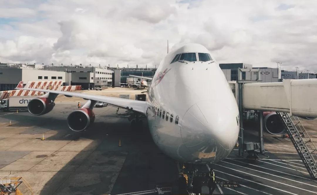 柔性電路板廠之為什么坐飛機(jī)時(shí)要從左側(cè)登機(jī)？