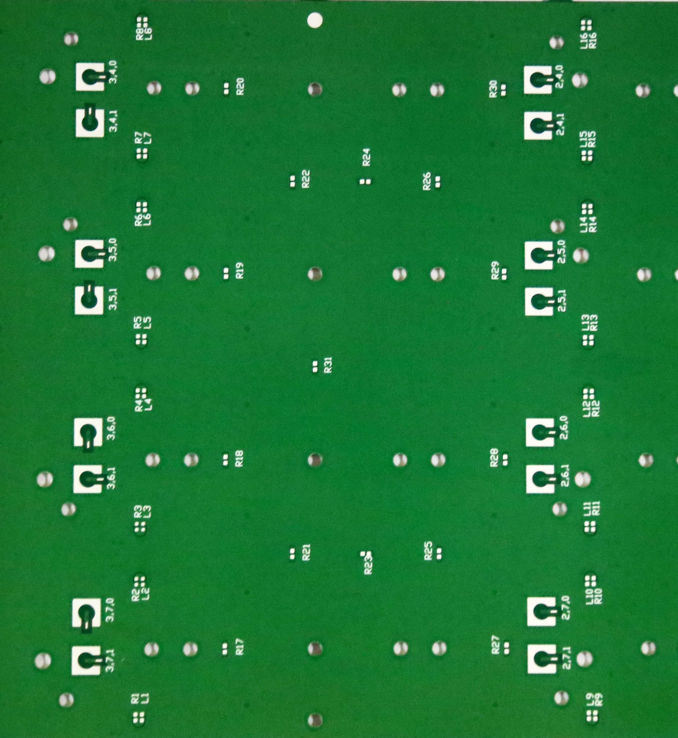 軟板之5G時(shí)代微小基站將與宏基站并進(jìn)發(fā)展