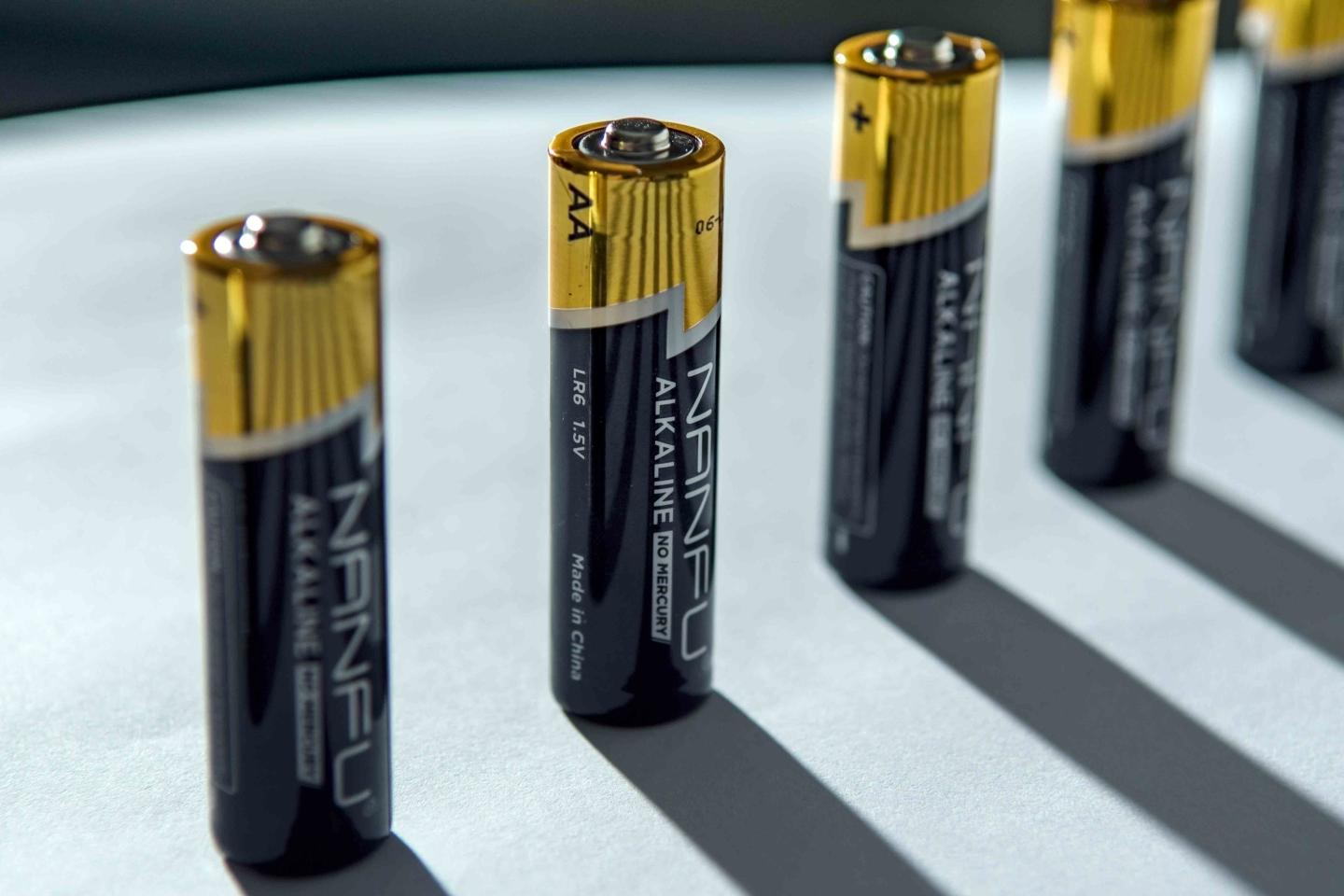 電池軟板之磷酸鐵鋰電池 VS 三元鋰電池